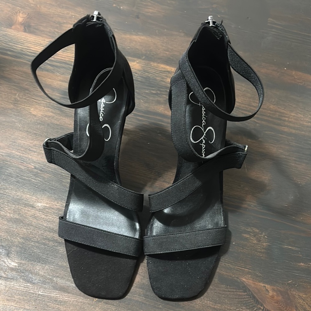 Jessica Simpson Black Heels with Sophisticated Style